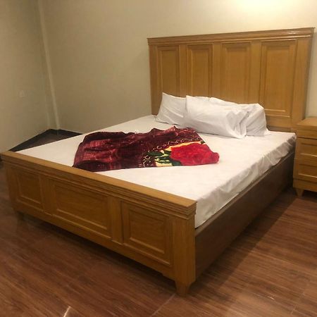 Al Buraq Hotel イスラマバード エクステリア 写真