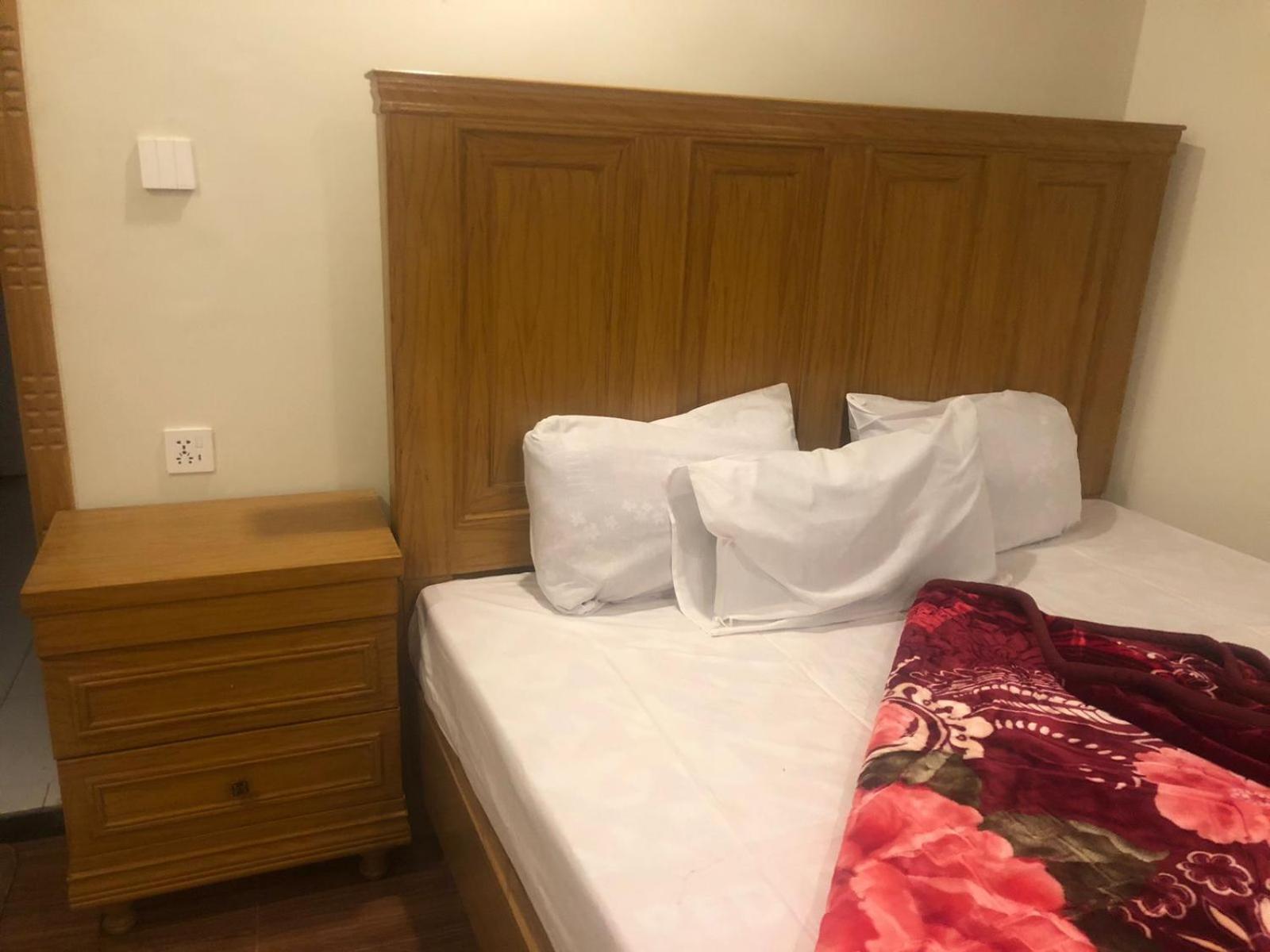 Al Buraq Hotel イスラマバード エクステリア 写真