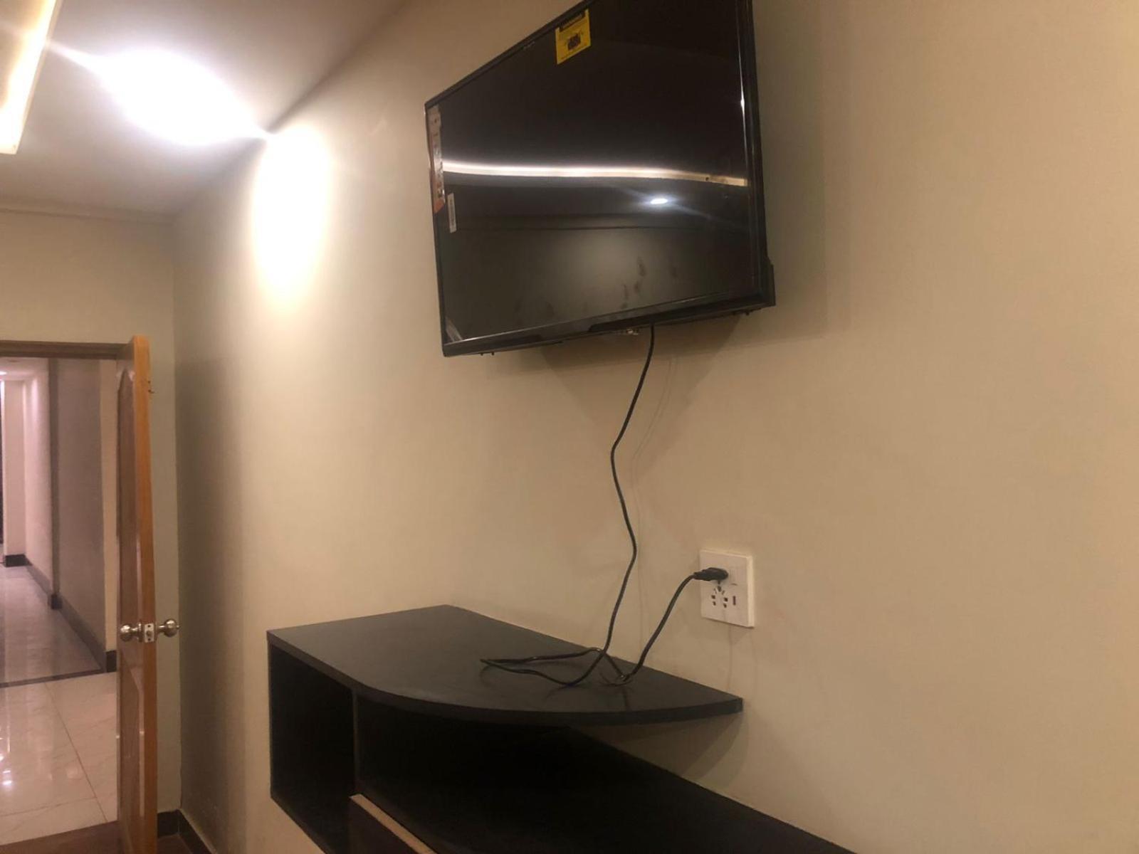 Al Buraq Hotel イスラマバード エクステリア 写真